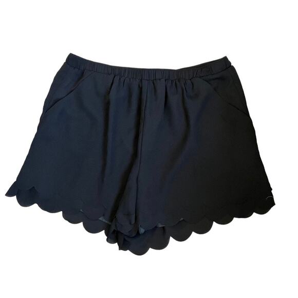 Lauren Conrad Black Scallop Shorts Size Medium - Picture 1 of 3